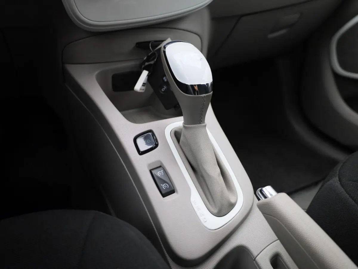 R90 Life 41 kWh | WORDT VERWACHT | NAVIGATIE | PARKEERSENSOREN ACHTER | BLUETOOTH | CRUISE CONTROL | AIRCO | MULTIFUNCTIONEEL STUURWIEL | 5-DEURS |