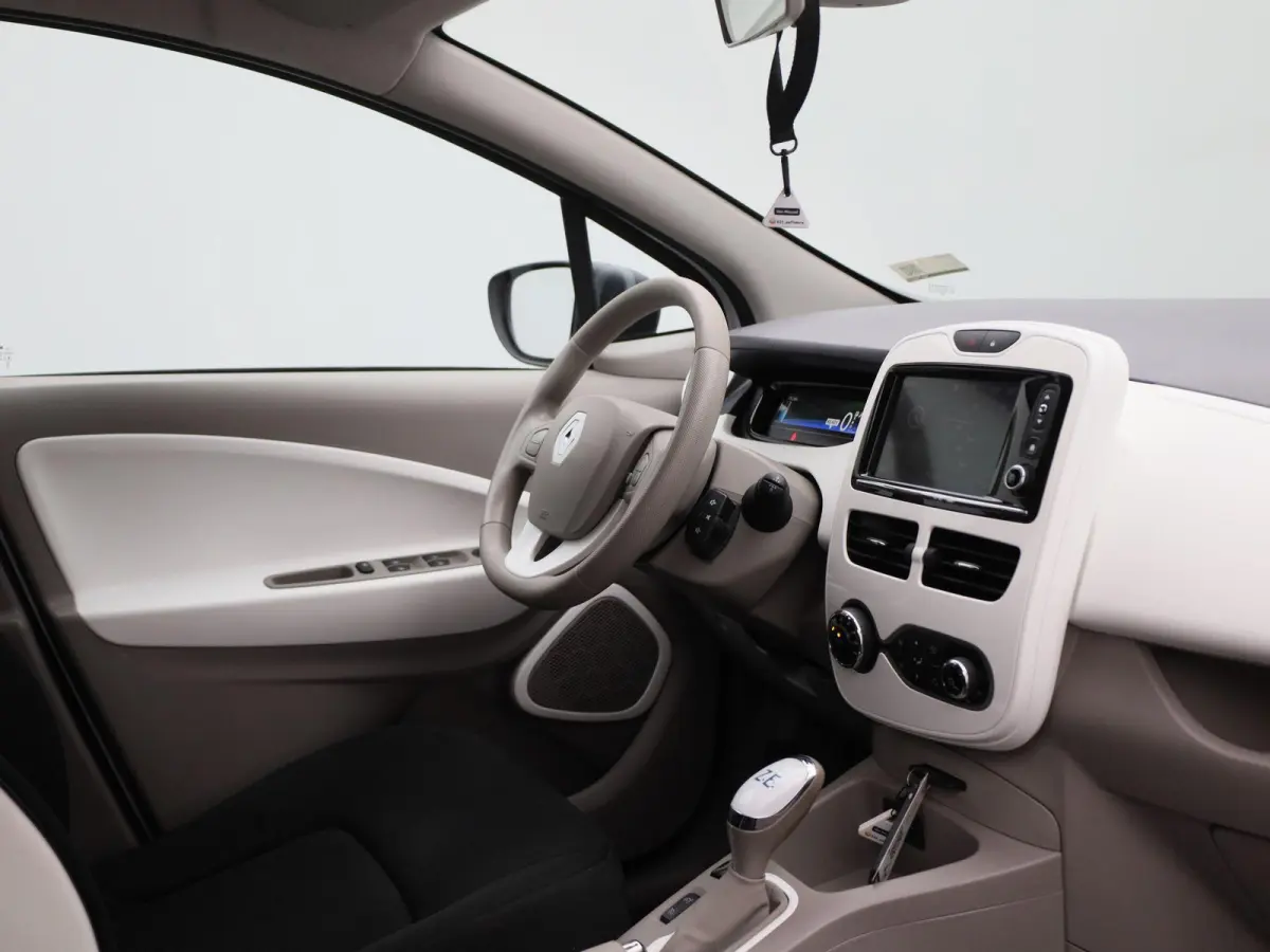 R90 Life 41 kWh | WORDT VERWACHT | NAVIGATIE | PARKEERSENSOREN ACHTER | BLUETOOTH | CRUISE CONTROL | AIRCO | MULTIFUNCTIONEEL STUURWIEL | 5-DEURS |