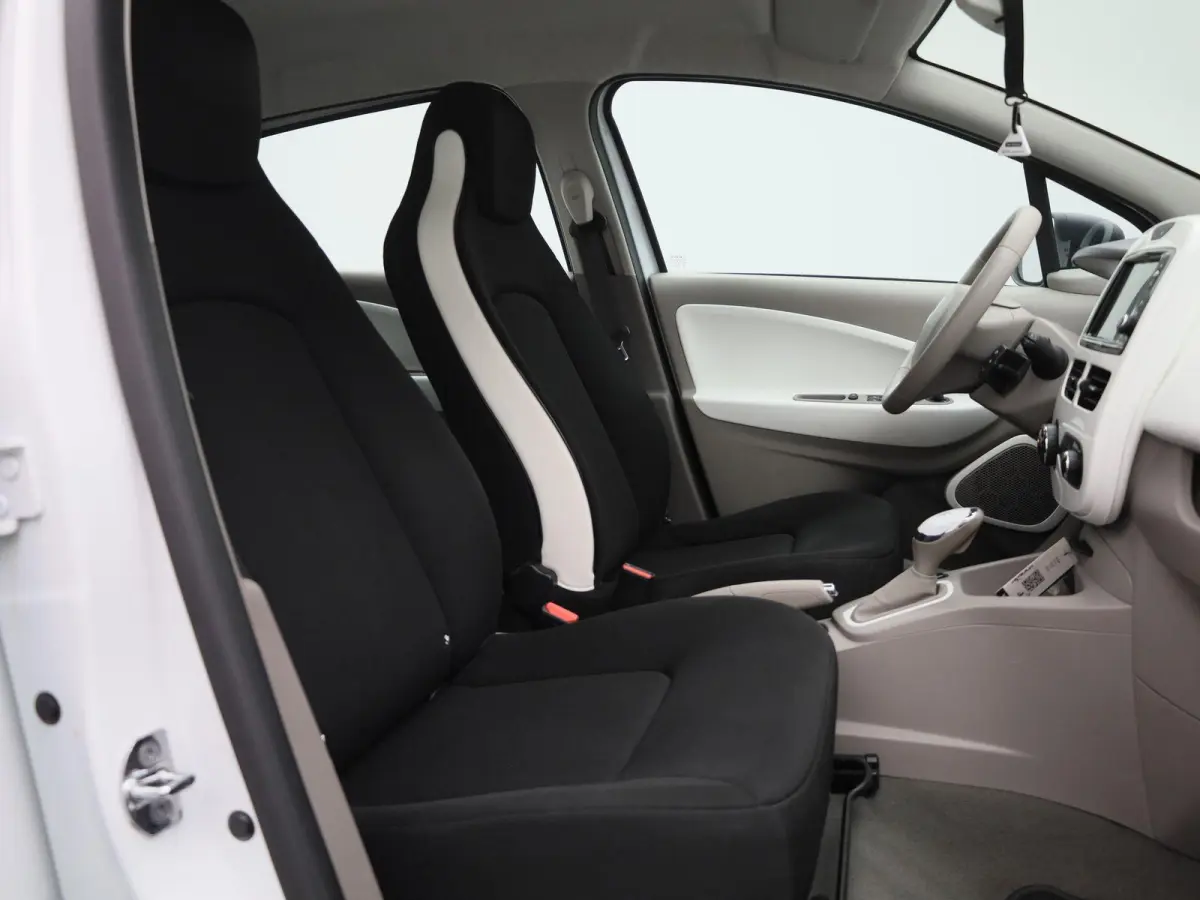 R90 Life 41 kWh | WORDT VERWACHT | NAVIGATIE | PARKEERSENSOREN ACHTER | BLUETOOTH | CRUISE CONTROL | AIRCO | MULTIFUNCTIONEEL STUURWIEL | 5-DEURS |