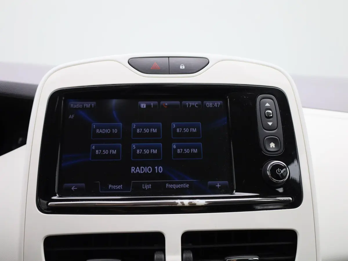 R90 Life 41 kWh | WORDT VERWACHT | NAVIGATIE | PARKEERSENSOREN ACHTER | BLUETOOTH | CRUISE CONTROL | AIRCO | MULTIFUNCTIONEEL STUURWIEL | 5-DEURS |