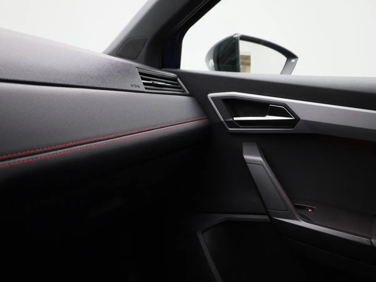 1.0 TSI FR Business Intense | APPLE CARPLAY | ANDROID AUTO | ACHTERUITRIJCAMERA | KEYLESS | LED VERLICHTING | STOELVERWARMING | CLIMATE CONTROL | RIJ MODUSSEN | CRUISE CONTROL | LICHTMETALEN