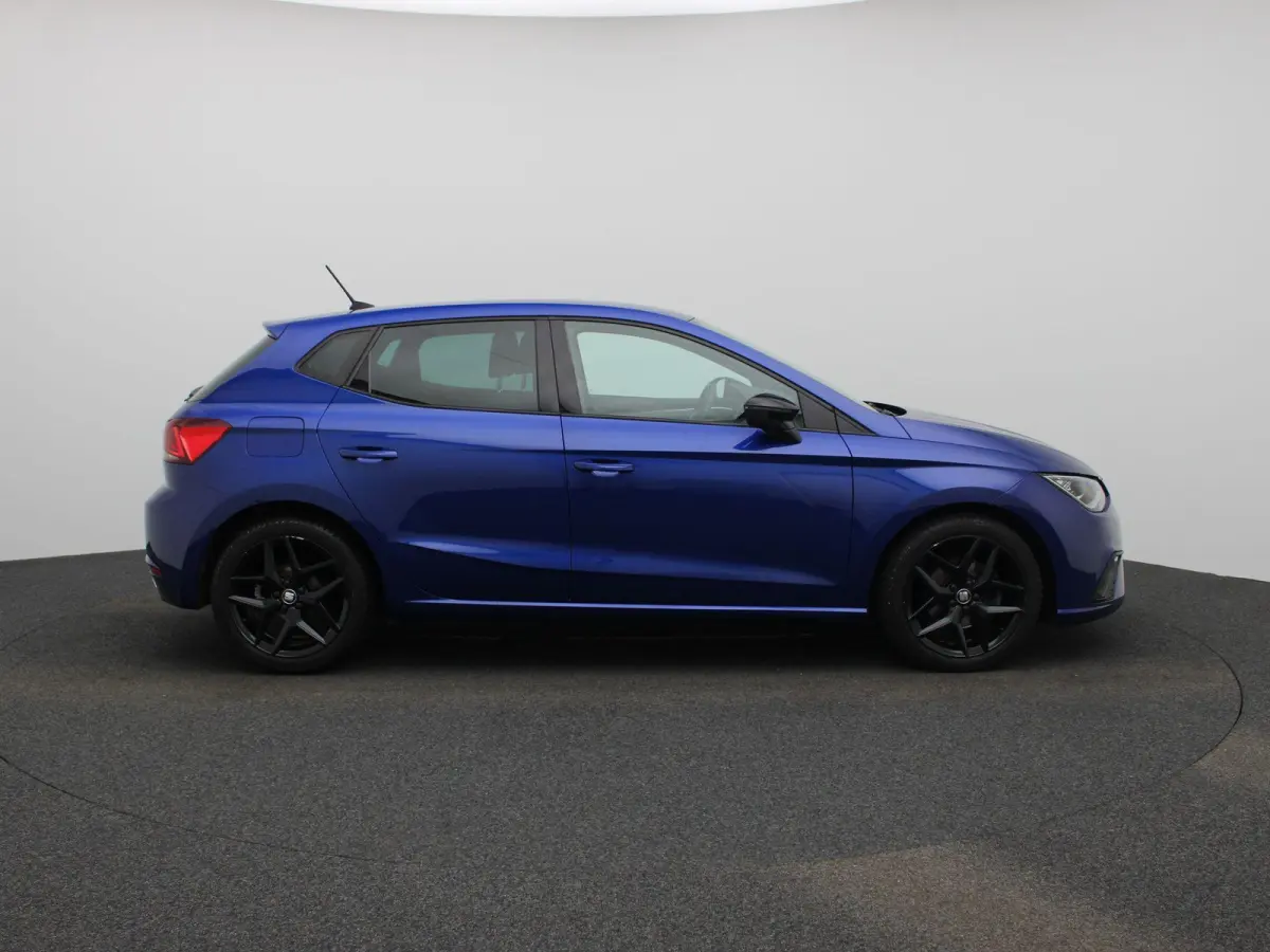 1.0 TSI FR Business Intense | APPLE CARPLAY | ANDROID AUTO | ACHTERUITRIJCAMERA | KEYLESS | LED VERLICHTING | STOELVERWARMING | CLIMATE CONTROL | RIJ MODUSSEN | CRUISE CONTROL | LICHTMETALEN