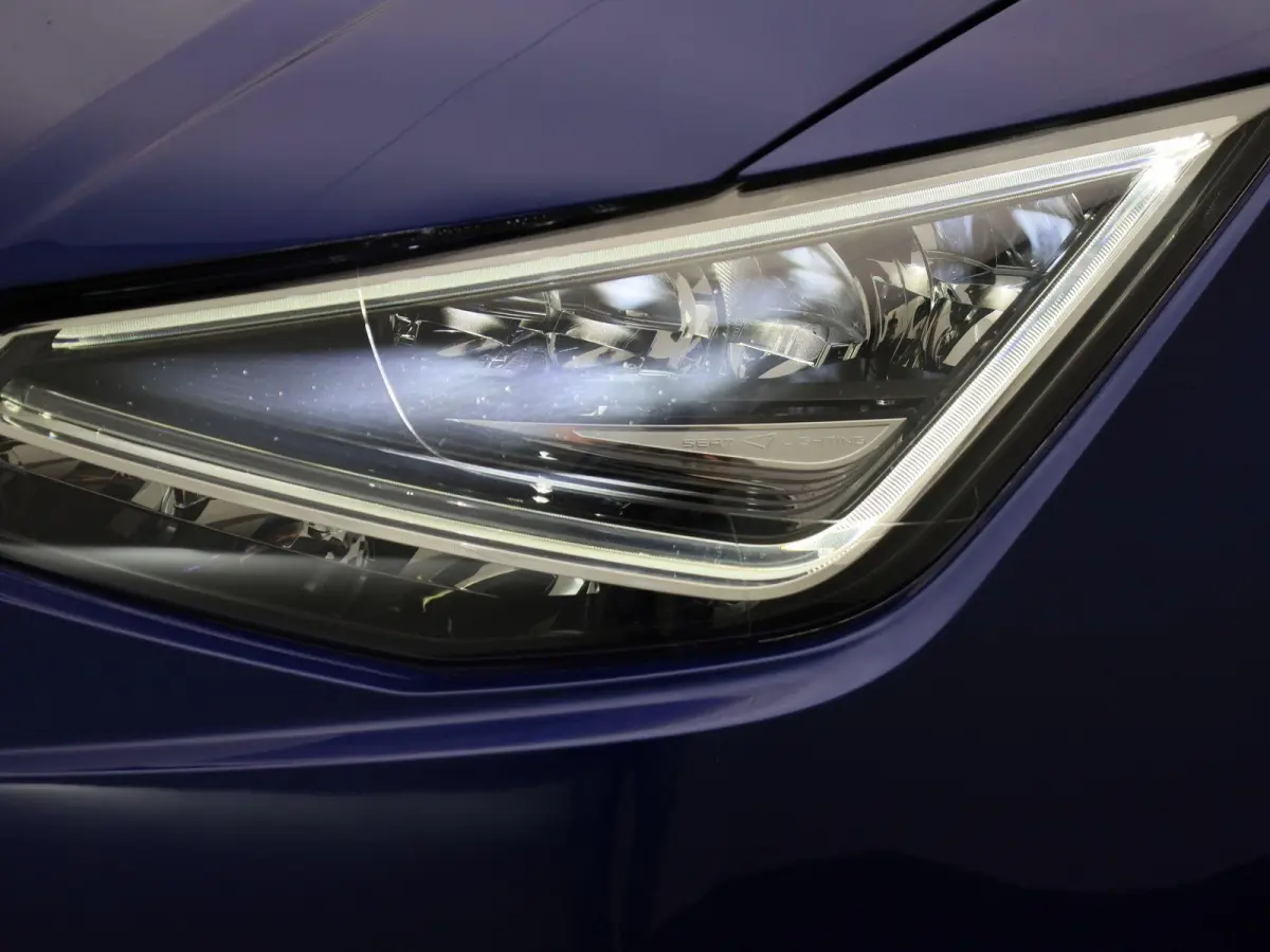 1.0 TSI FR Business Intense | APPLE CARPLAY | ANDROID AUTO | ACHTERUITRIJCAMERA | KEYLESS | LED VERLICHTING | STOELVERWARMING | CLIMATE CONTROL | RIJ MODUSSEN | CRUISE CONTROL | LICHTMETALEN