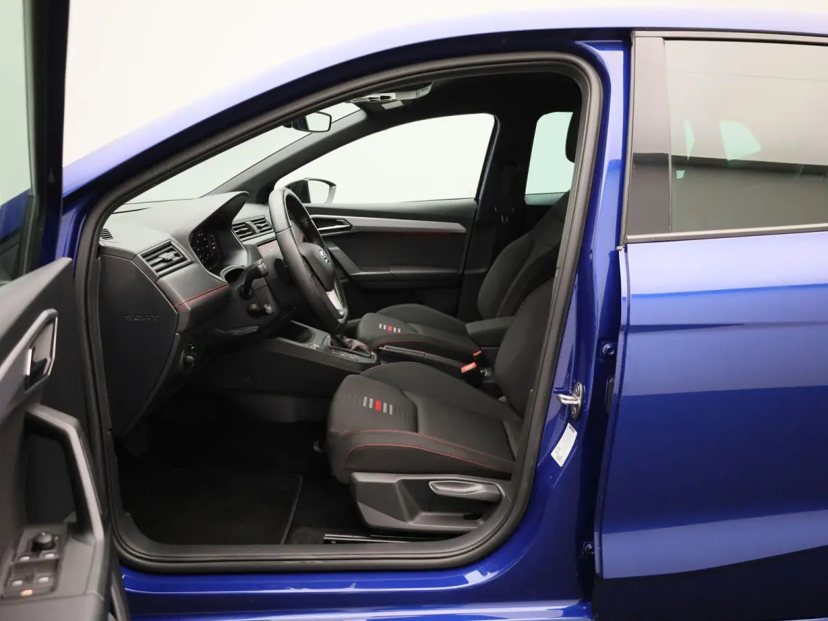 1.0 TSI FR Business Intense | APPLE CARPLAY | ANDROID AUTO | ACHTERUITRIJCAMERA | KEYLESS | LED VERLICHTING | STOELVERWARMING | CLIMATE CONTROL | RIJ MODUSSEN | CRUISE CONTROL | LICHTMETALEN