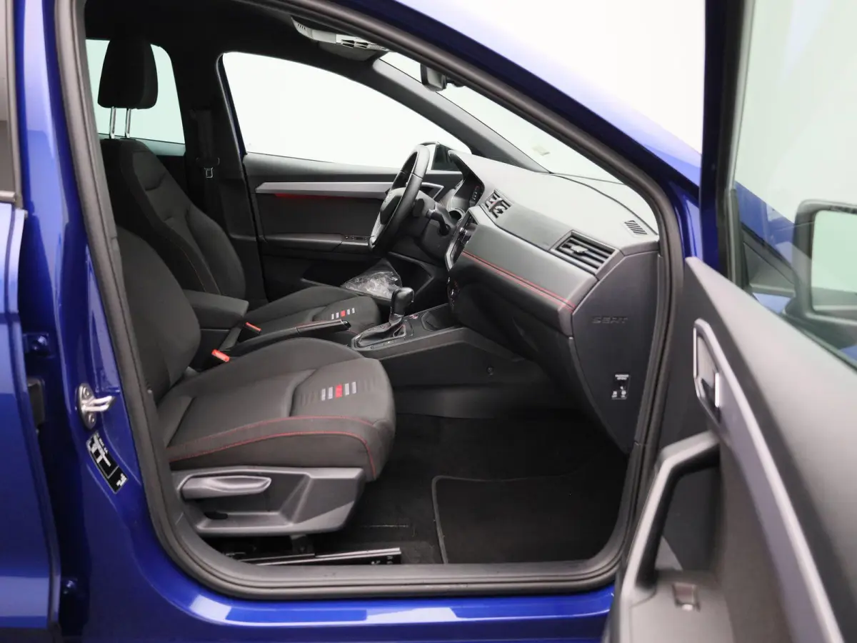 1.0 TSI FR Business Intense | APPLE CARPLAY | ANDROID AUTO | ACHTERUITRIJCAMERA | KEYLESS | LED VERLICHTING | STOELVERWARMING | CLIMATE CONTROL | RIJ MODUSSEN | CRUISE CONTROL | LICHTMETALEN