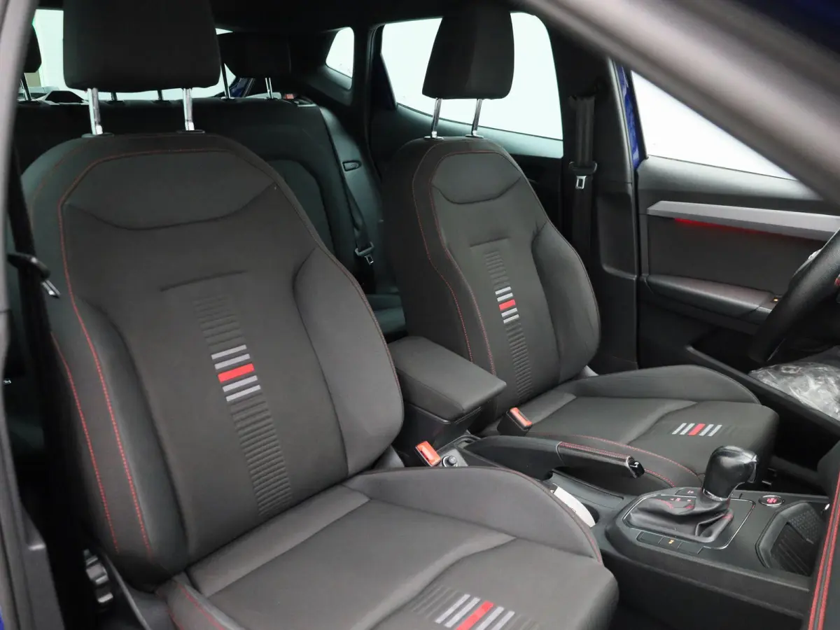 1.0 TSI FR Business Intense | APPLE CARPLAY | ANDROID AUTO | ACHTERUITRIJCAMERA | KEYLESS | LED VERLICHTING | STOELVERWARMING | CLIMATE CONTROL | RIJ MODUSSEN | CRUISE CONTROL | LICHTMETALEN