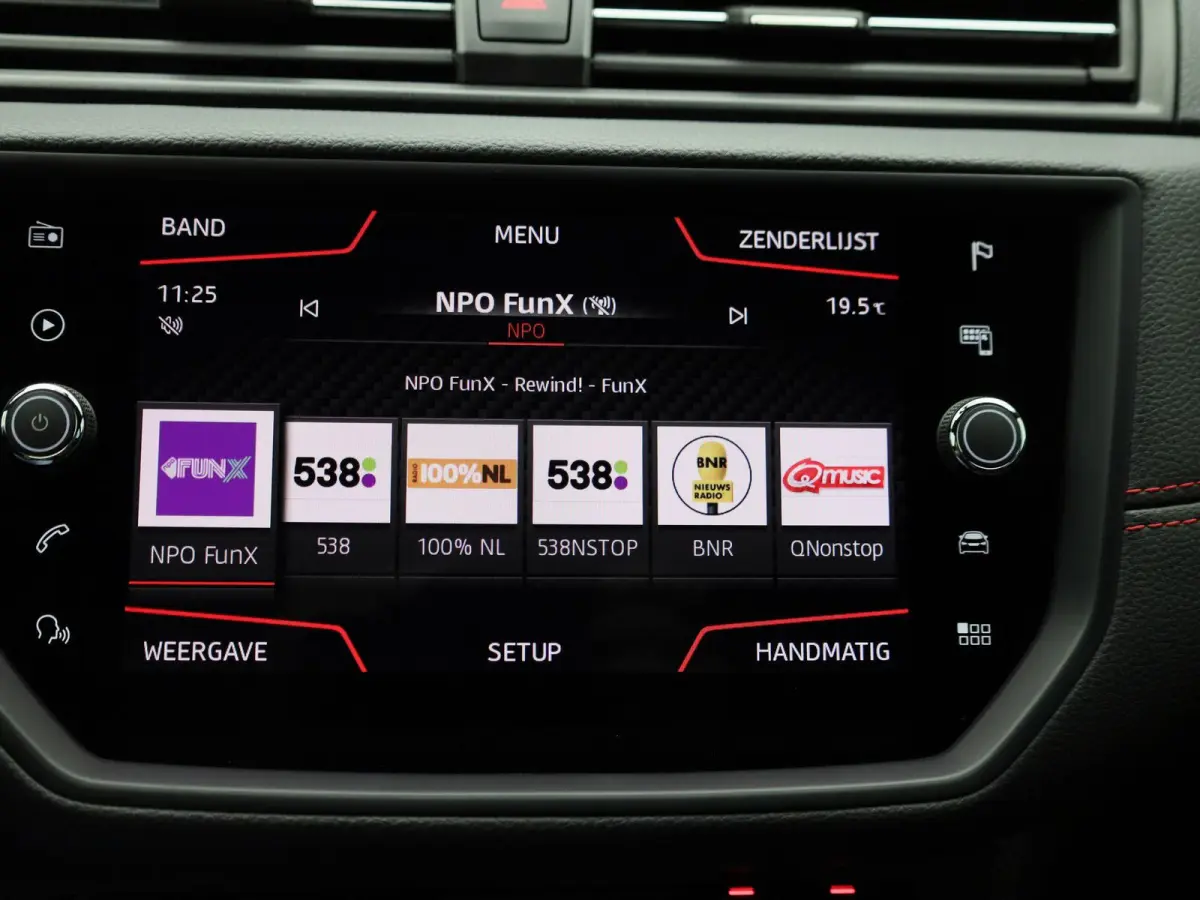 1.0 TSI FR Business Intense | APPLE CARPLAY | ANDROID AUTO | ACHTERUITRIJCAMERA | KEYLESS | LED VERLICHTING | STOELVERWARMING | CLIMATE CONTROL | RIJ MODUSSEN | CRUISE CONTROL | LICHTMETALEN