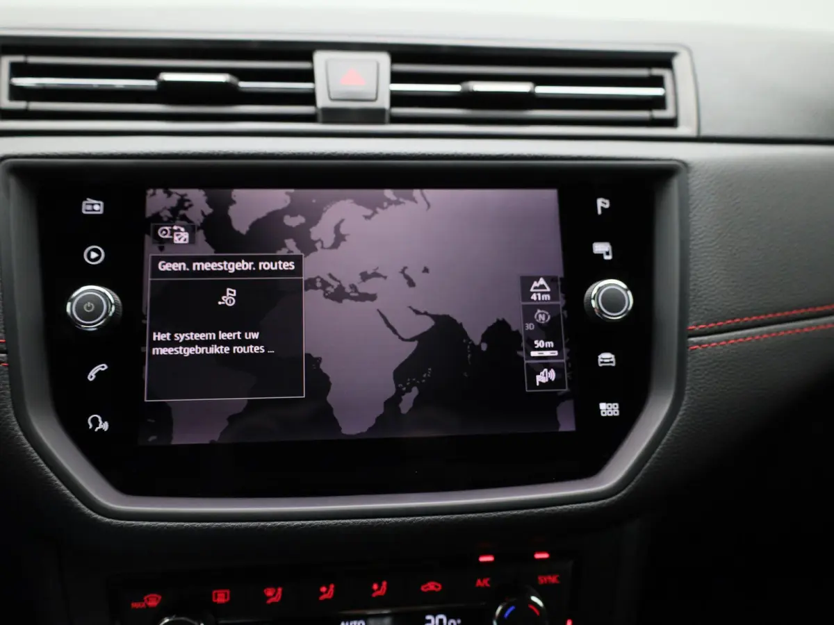 1.0 TSI FR Business Intense | APPLE CARPLAY | ANDROID AUTO | ACHTERUITRIJCAMERA | KEYLESS | LED VERLICHTING | STOELVERWARMING | CLIMATE CONTROL | RIJ MODUSSEN | CRUISE CONTROL | LICHTMETALEN
