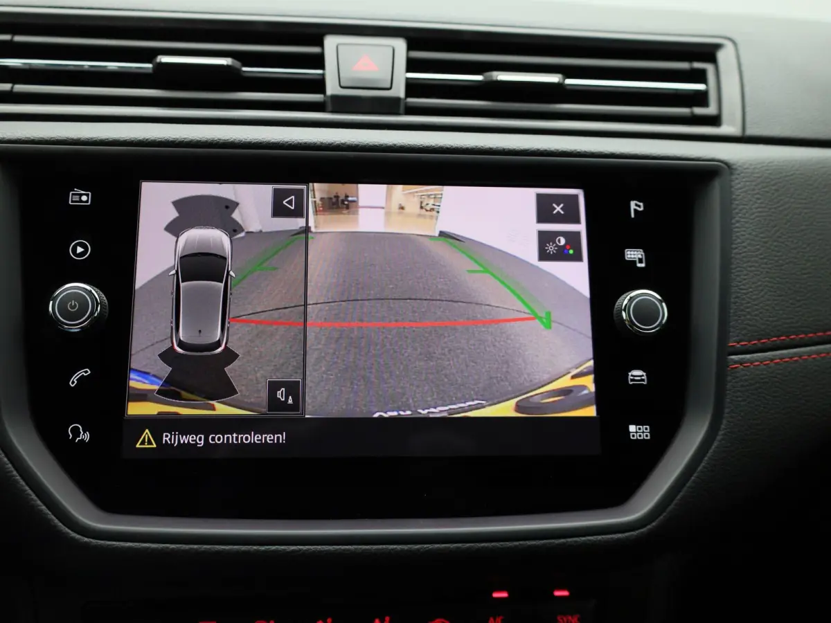 1.0 TSI FR Business Intense | APPLE CARPLAY | ANDROID AUTO | ACHTERUITRIJCAMERA | KEYLESS | LED VERLICHTING | STOELVERWARMING | CLIMATE CONTROL | RIJ MODUSSEN | CRUISE CONTROL | LICHTMETALEN