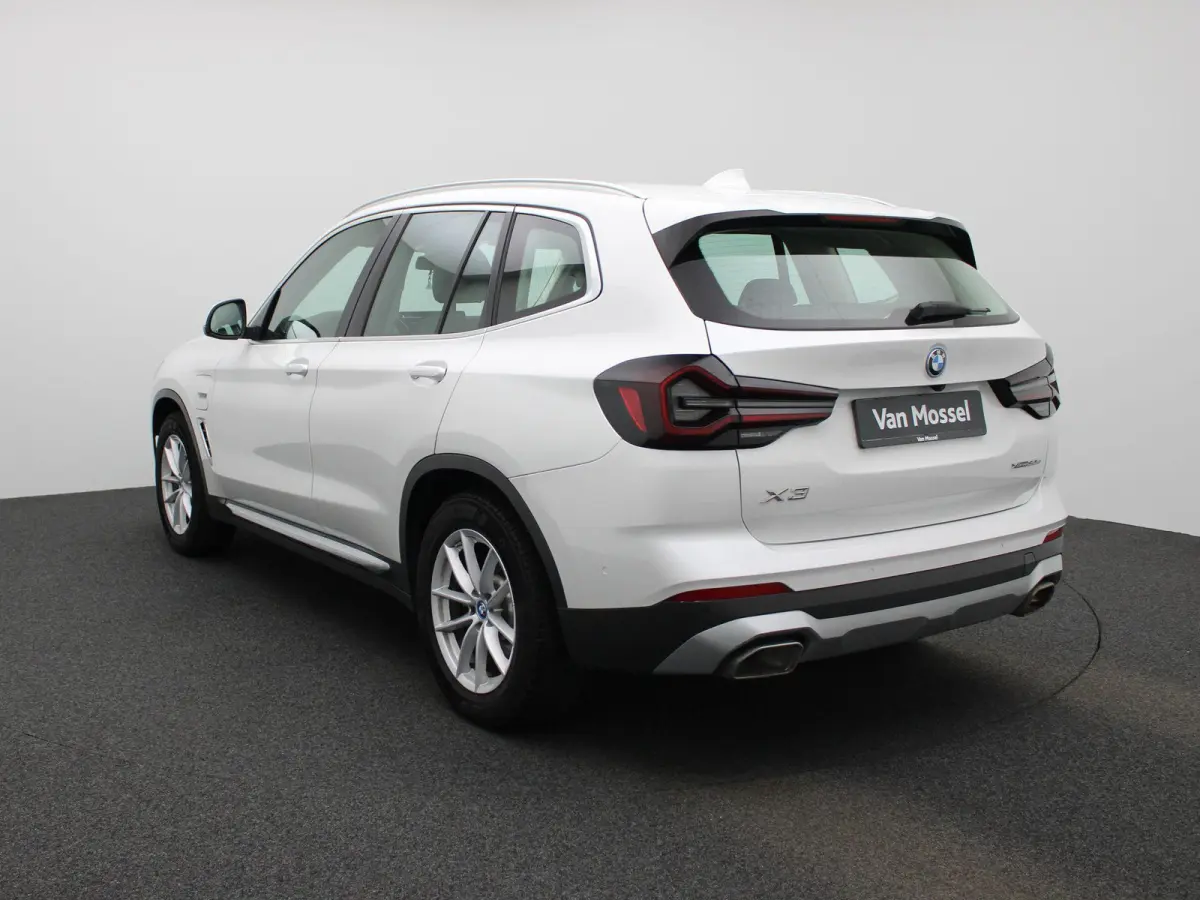 xDrive30e | LEDER | CAMERA | NAVIGATIE