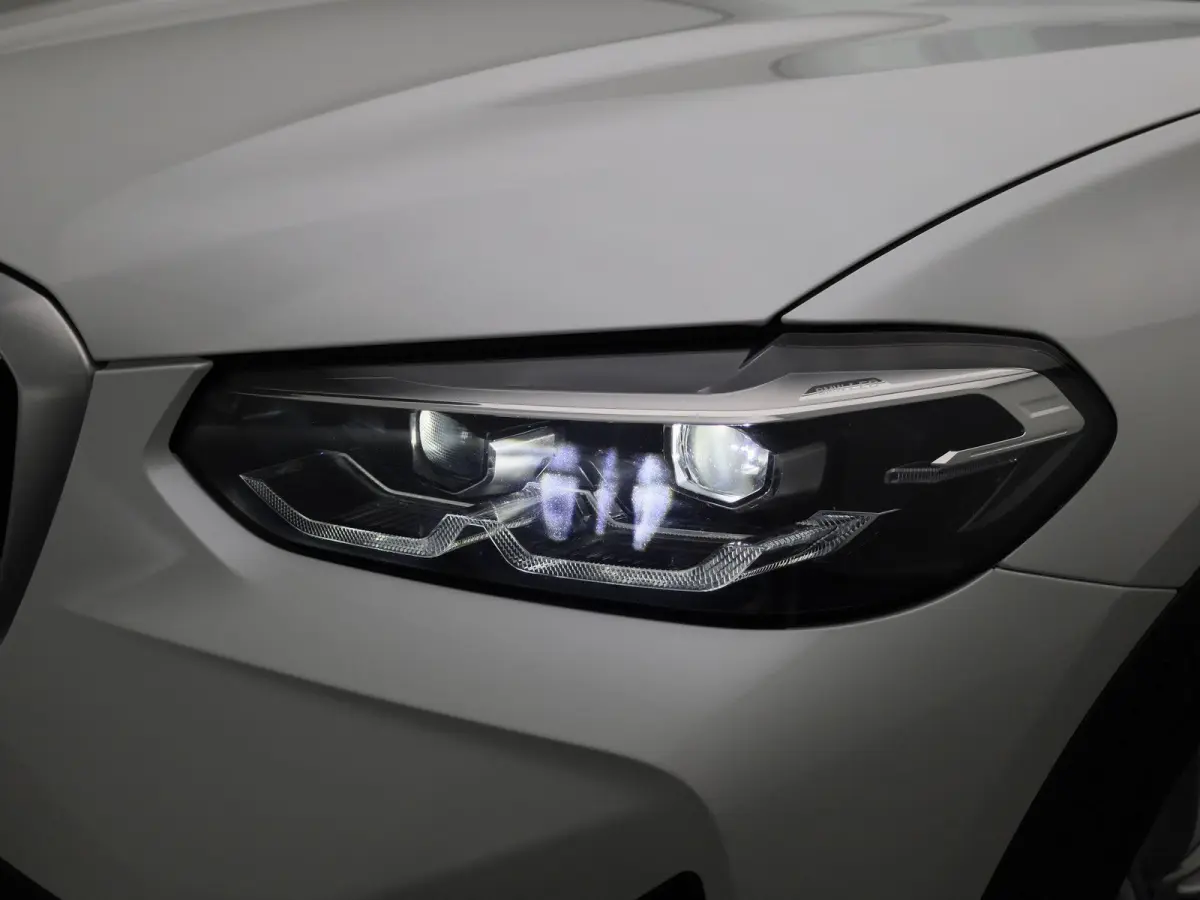 xDrive30e | LEDER | CAMERA | NAVIGATIE