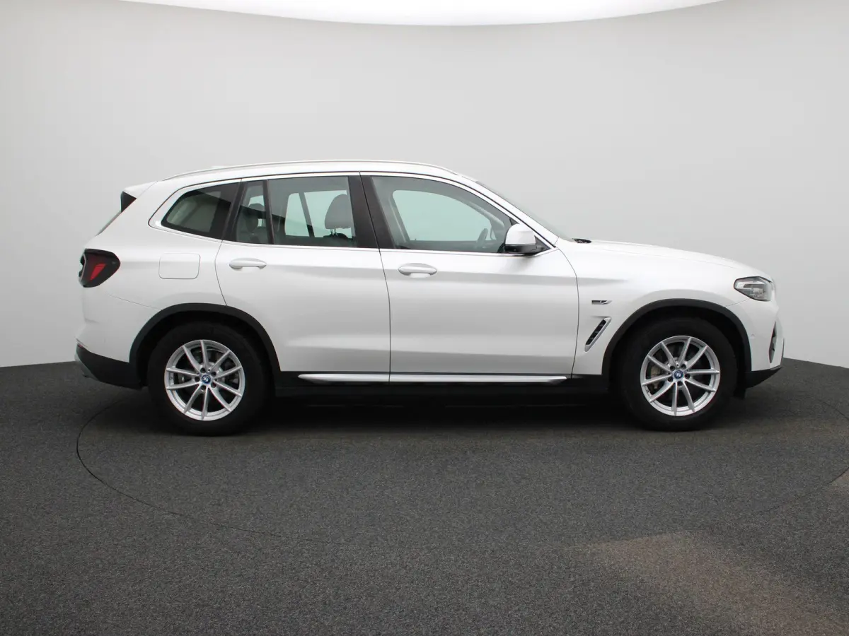 xDrive30e | LEDER | CAMERA | NAVIGATIE