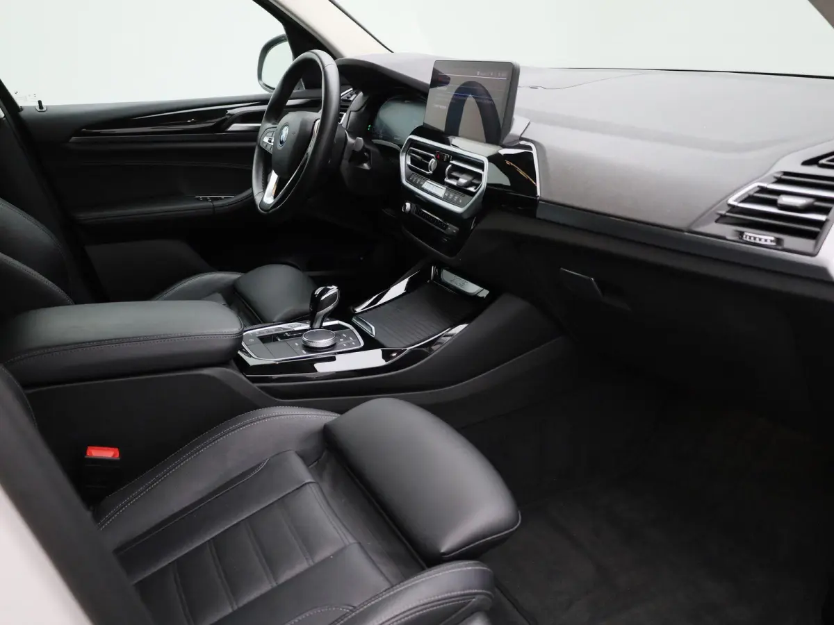 xDrive30e | LEDER | CAMERA | NAVIGATIE