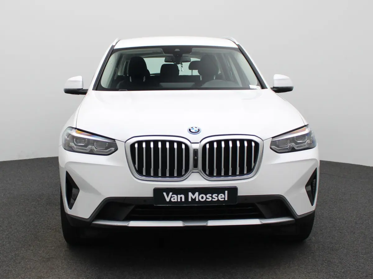 xDrive30e | LEDER | CAMERA | NAVIGATIE