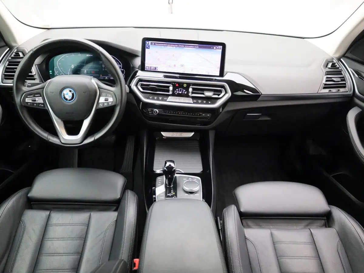 xDrive30e | LEDER | CAMERA | NAVIGATIE