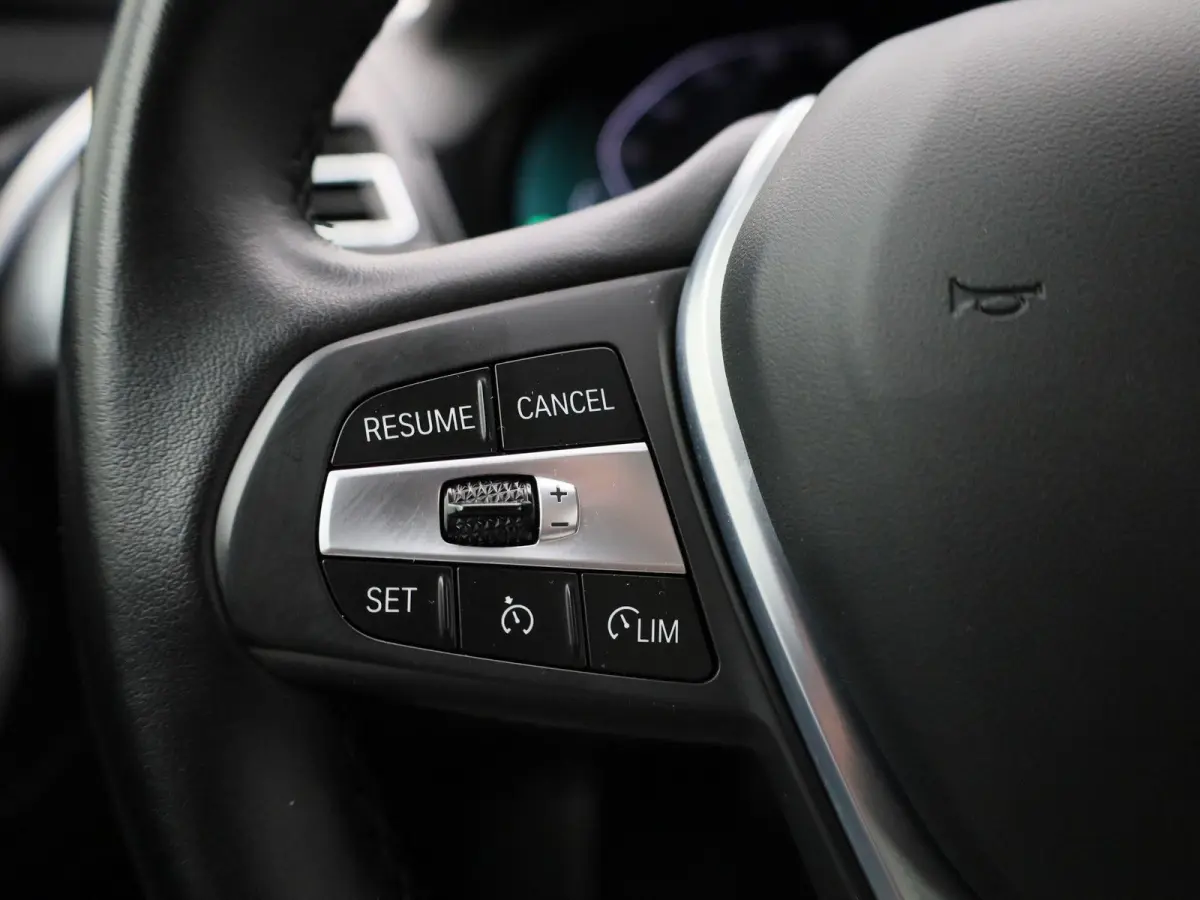 xDrive30e | LEDER | CAMERA | NAVIGATIE