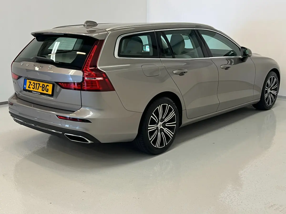 2.0 D3 / BTW / CarPlay / Memory / Leder / Keyless
