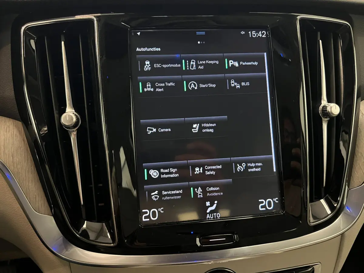 2.0 D3 / BTW / CarPlay / Memory / Leder / Keyless