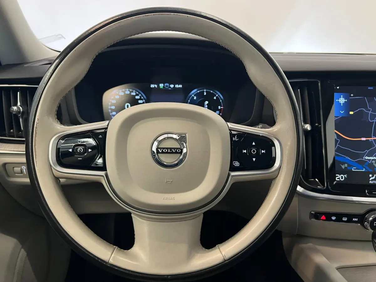 2.0 D3 / BTW / CarPlay / Memory / Leder / Keyless