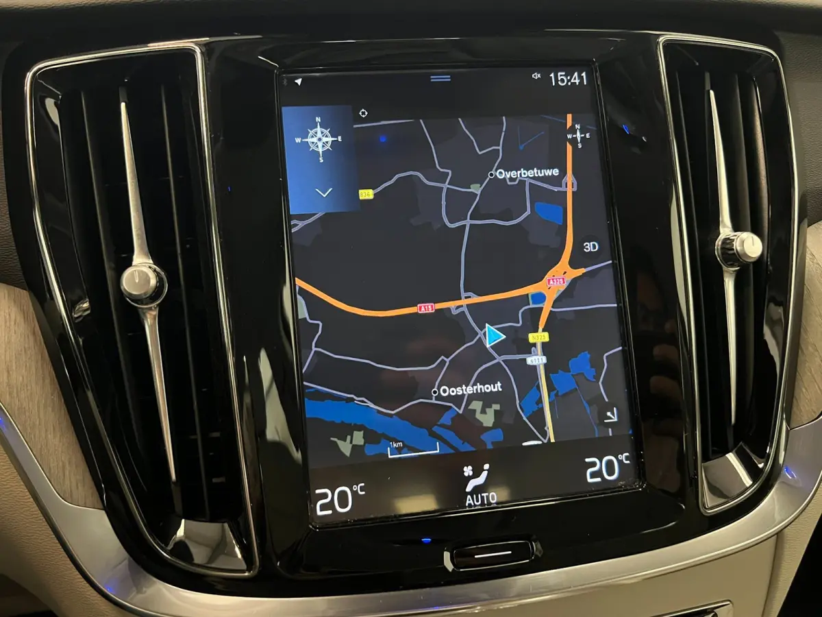 2.0 D3 / BTW / CarPlay / Memory / Leder / Keyless
