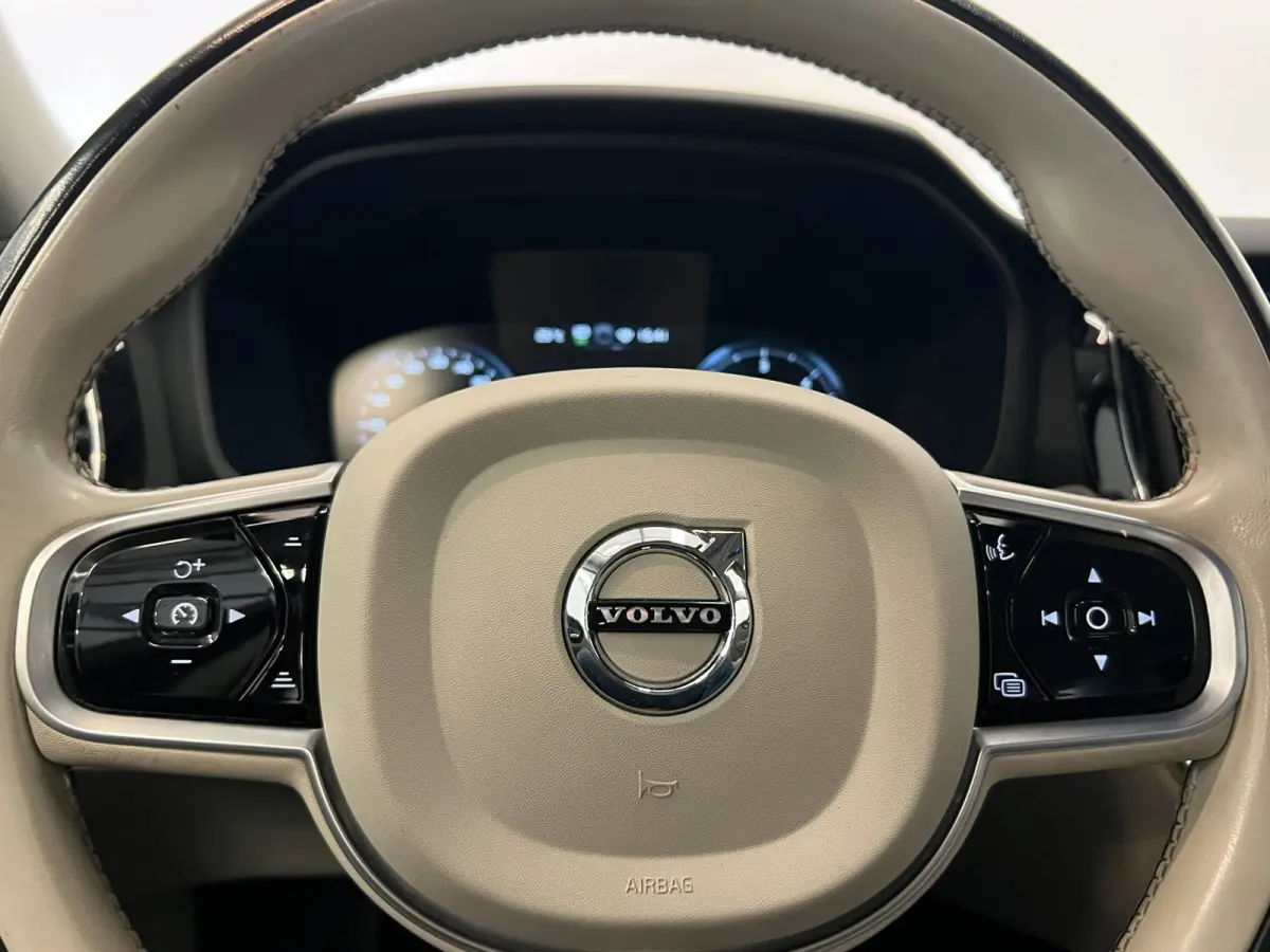 2.0 D3 / BTW / CarPlay / Memory / Leder / Keyless