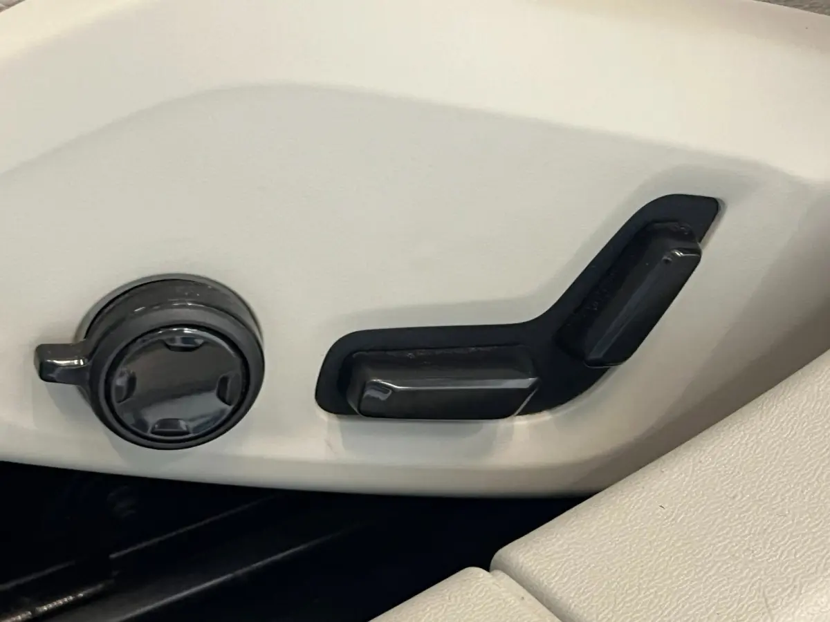2.0 D3 / BTW / CarPlay / Memory / Leder / Keyless