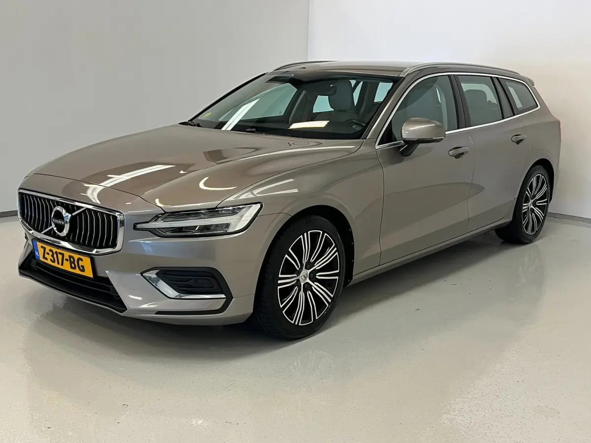 2.0 D3 / BTW / CarPlay / Memory / Leder / Keyless