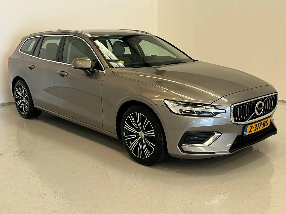 2.0 D3 / BTW / CarPlay / Memory / Leder / Keyless