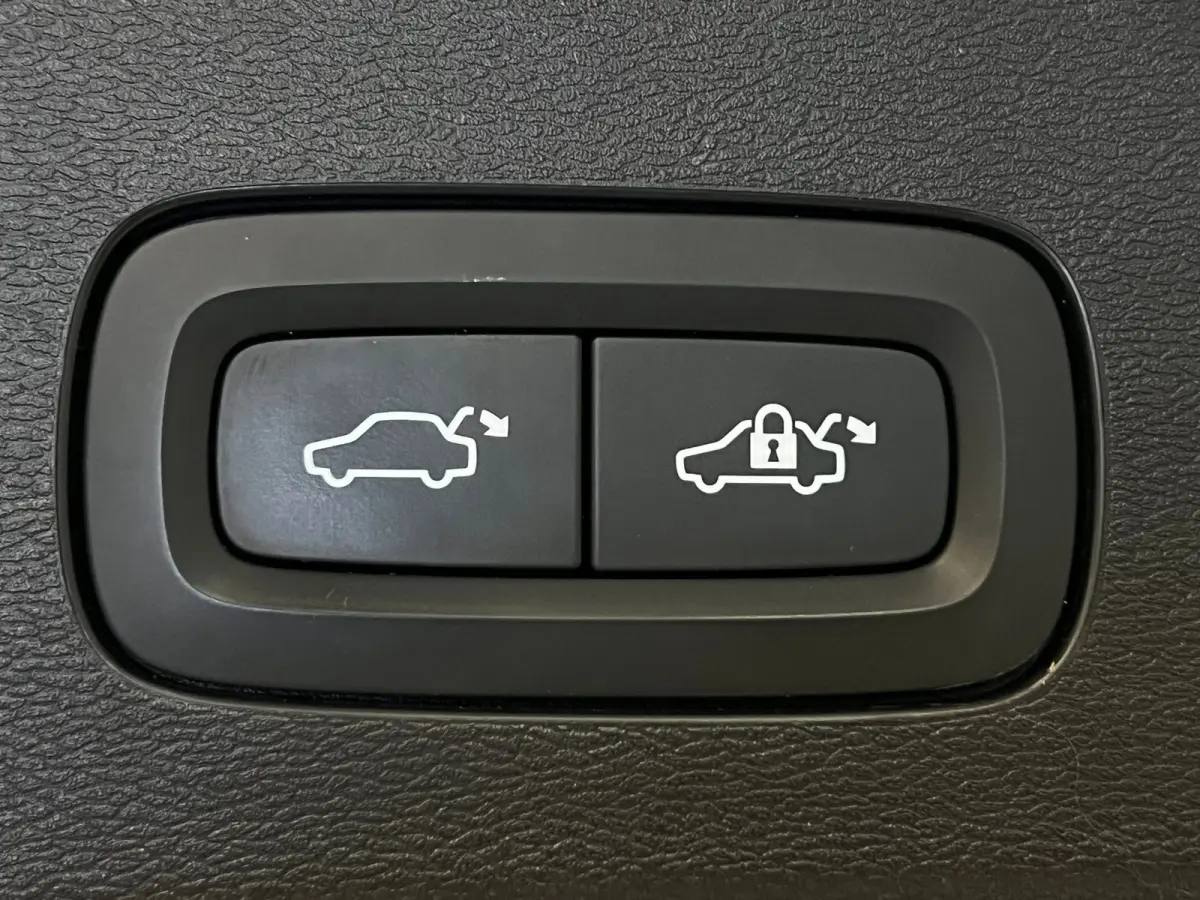 2.0 D3 / BTW / CarPlay / Memory / Leder / Keyless