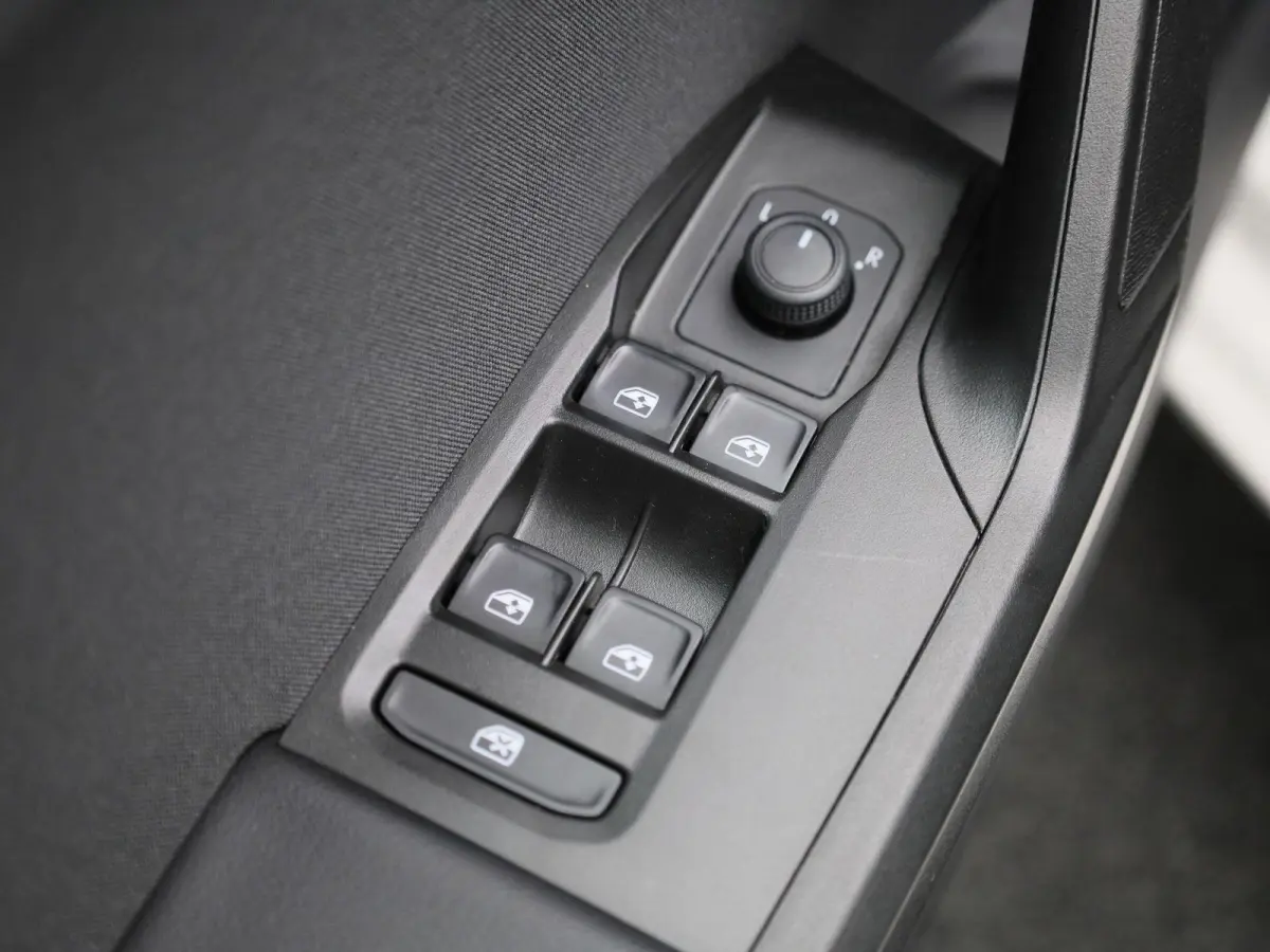 1.0 TSI Reference | AUTOMATISCHE AIRCO| APPLE/ANDROID CARPLAY | CRUISE CONTROL | LICHTMETALEN VELGEN | 12 MAANDEN BOVAG GARANTIE|