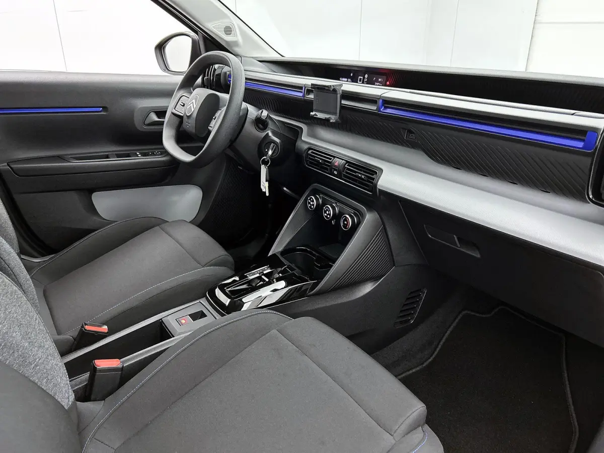 You 113pk 44 kWh Automaat | Airco | Cruise control | LED | Parkeersensoren | IsoFix | Bluetooth |