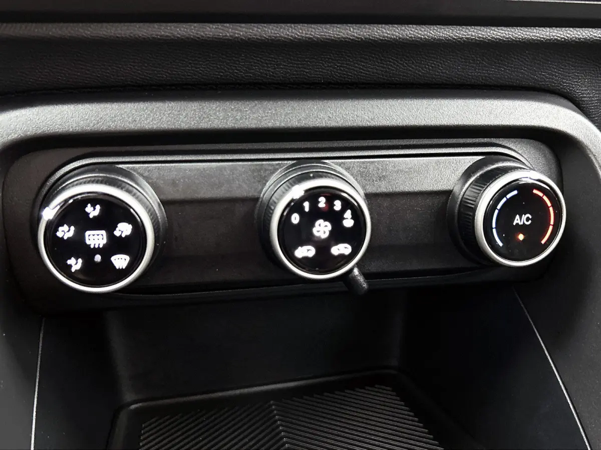 You 113pk 44 kWh Automaat | Airco | Cruise control | LED | Parkeersensoren | IsoFix | Bluetooth |