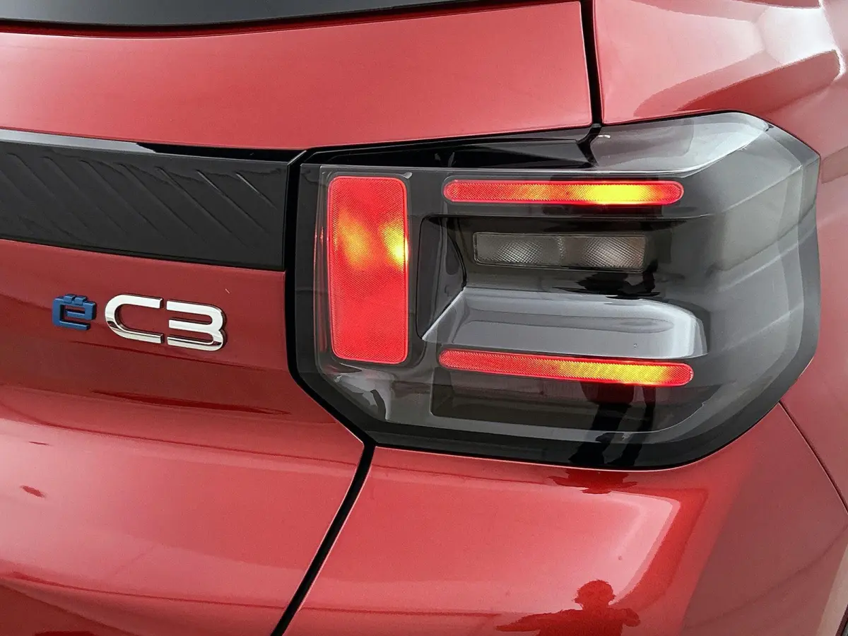 You 113pk 44 kWh Automaat | Airco | Cruise control | LED | Parkeersensoren | IsoFix | Bluetooth |