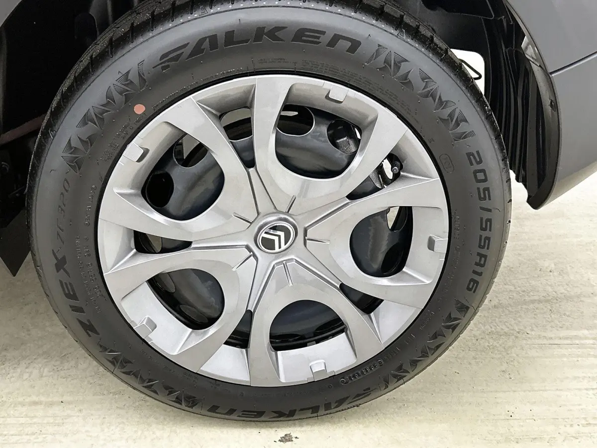 You 113pk 44 kWh Automaat | Airco | Cruise control | LED | Parkeersensoren | IsoFix | Bluetooth |