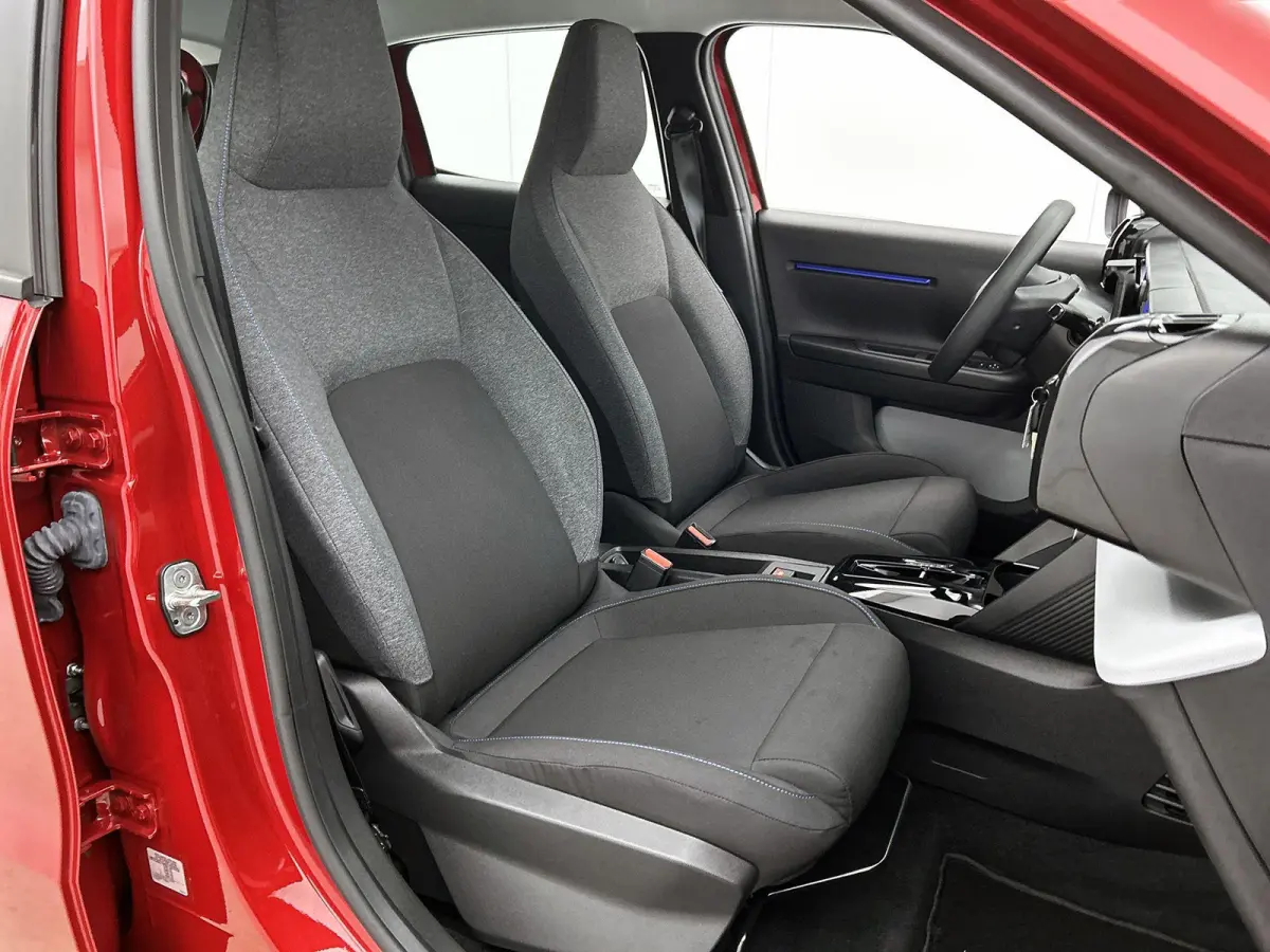You 113pk 44 kWh Automaat | Airco | Cruise control | LED | Parkeersensoren | IsoFix | Bluetooth |