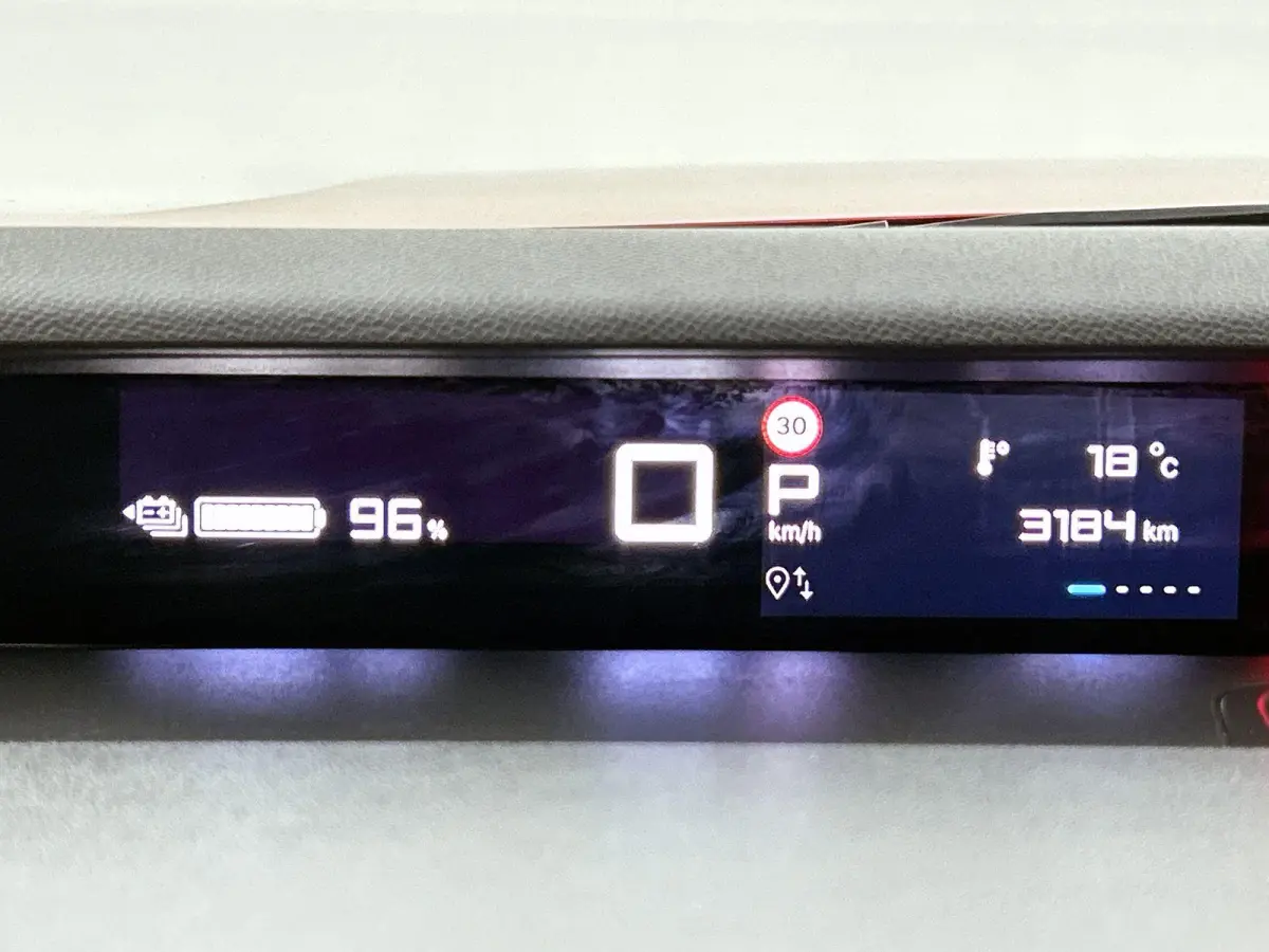 You 113pk 44 kWh Automaat | Airco | Cruise control | LED | Parkeersensoren | IsoFix | Bluetooth |