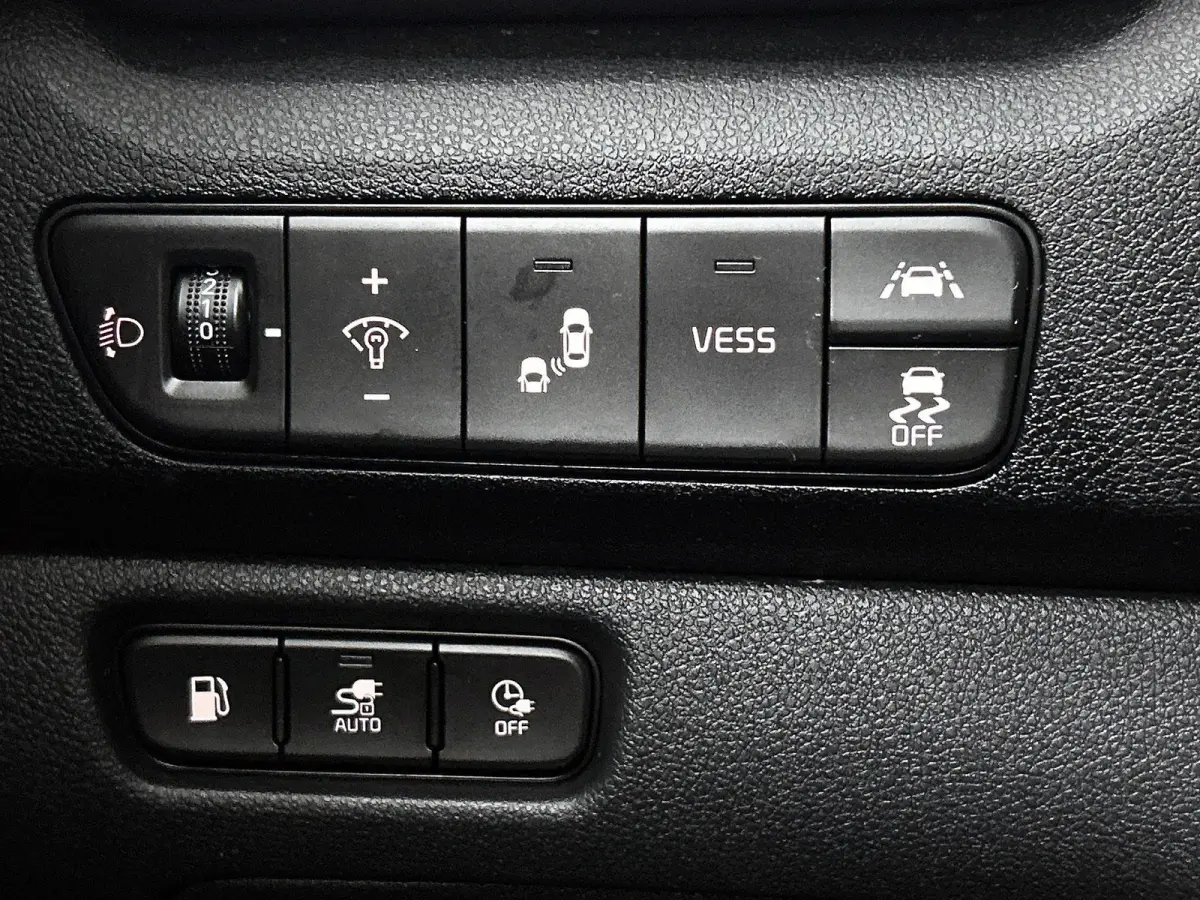1.6 140pk PHEV DynamicLine Automaat | Adaptieve Cruise Control | Apple Carplay/Android Auto | Stoel-/Stuurverwarming | Dodehoekdetectie | Camera | Climate Control | LED | 16"LMV |