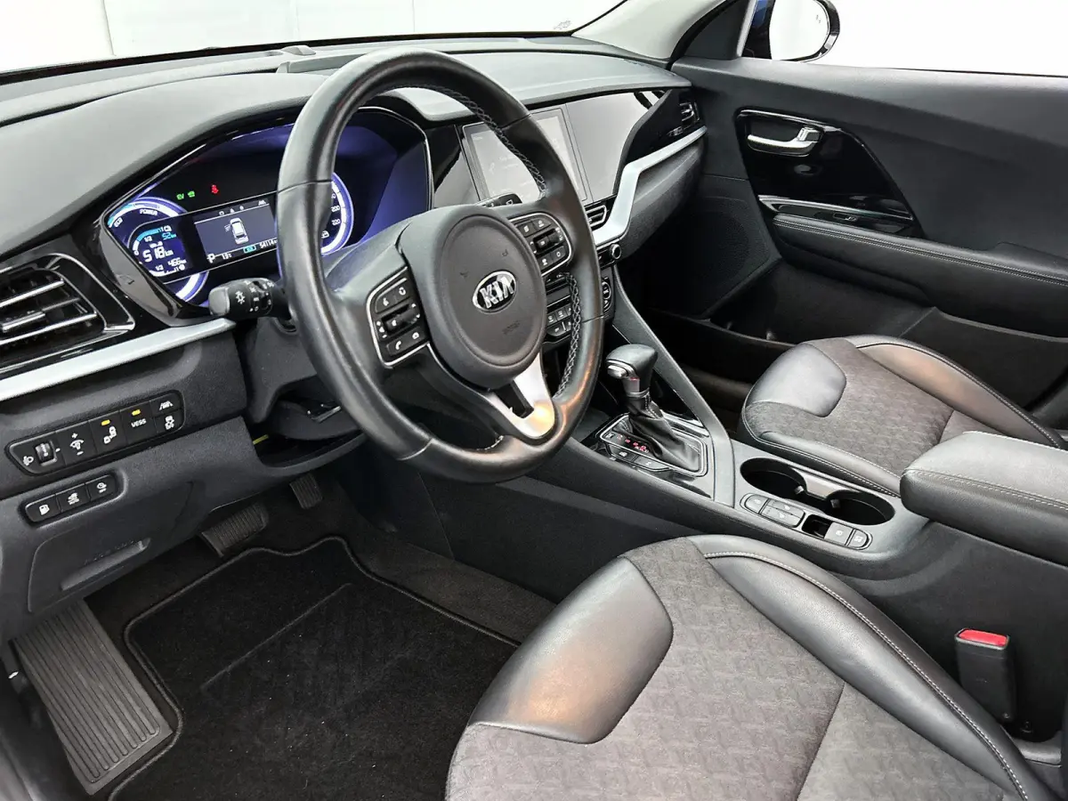 1.6 140pk PHEV DynamicLine Automaat | Adaptieve Cruise Control | Apple Carplay/Android Auto | Stoel-/Stuurverwarming | Dodehoekdetectie | Camera | Climate Control | LED | 16"LMV |
