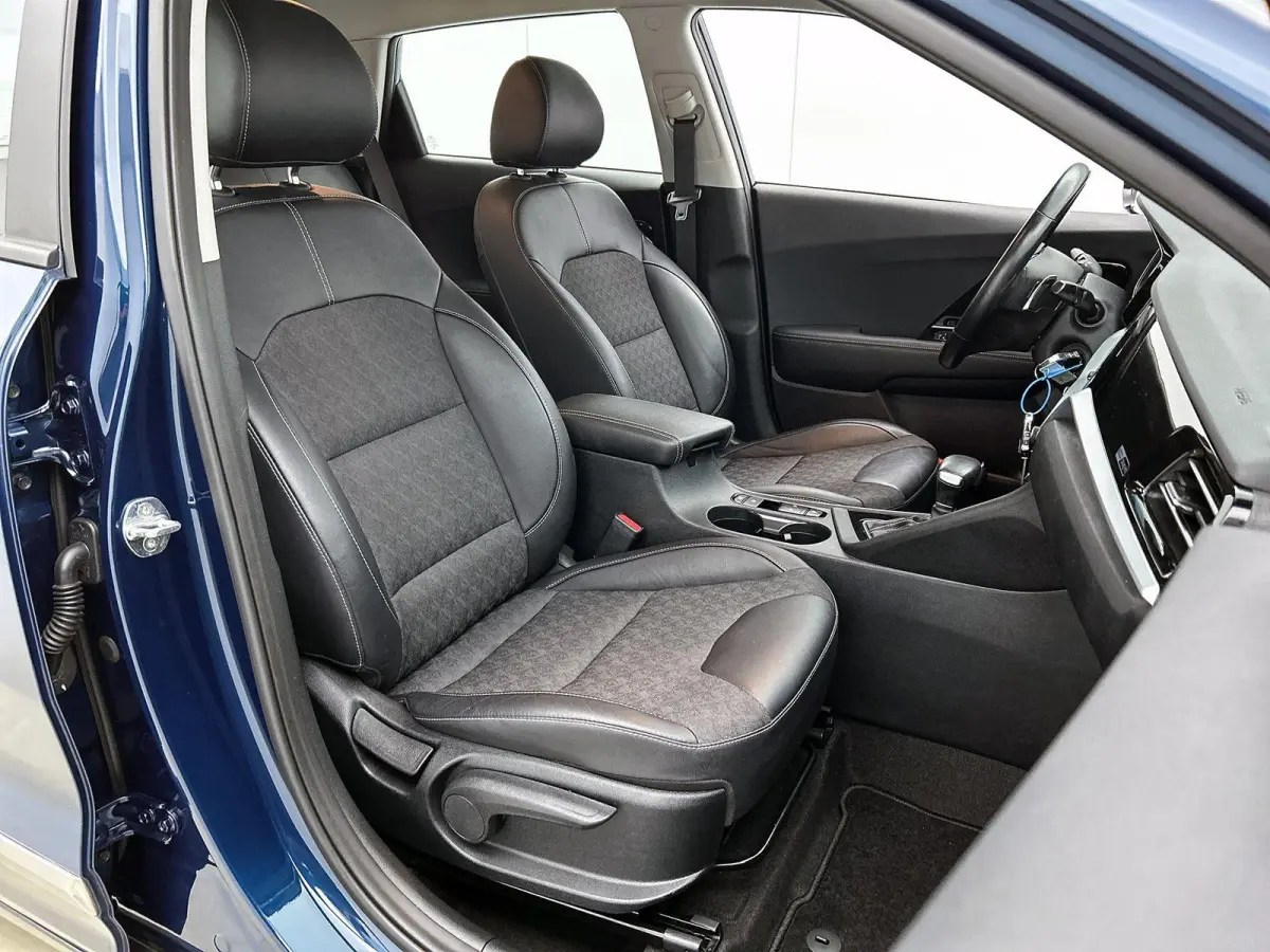 1.6 140pk PHEV DynamicLine Automaat | Adaptieve Cruise Control | Apple Carplay/Android Auto | Stoel-/Stuurverwarming | Dodehoekdetectie | Camera | Climate Control | LED | 16"LMV |