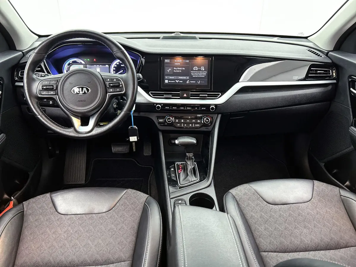 1.6 140pk PHEV DynamicLine Automaat | Adaptieve Cruise Control | Apple Carplay/Android Auto | Stoel-/Stuurverwarming | Dodehoekdetectie | Camera | Climate Control | LED | 16"LMV |