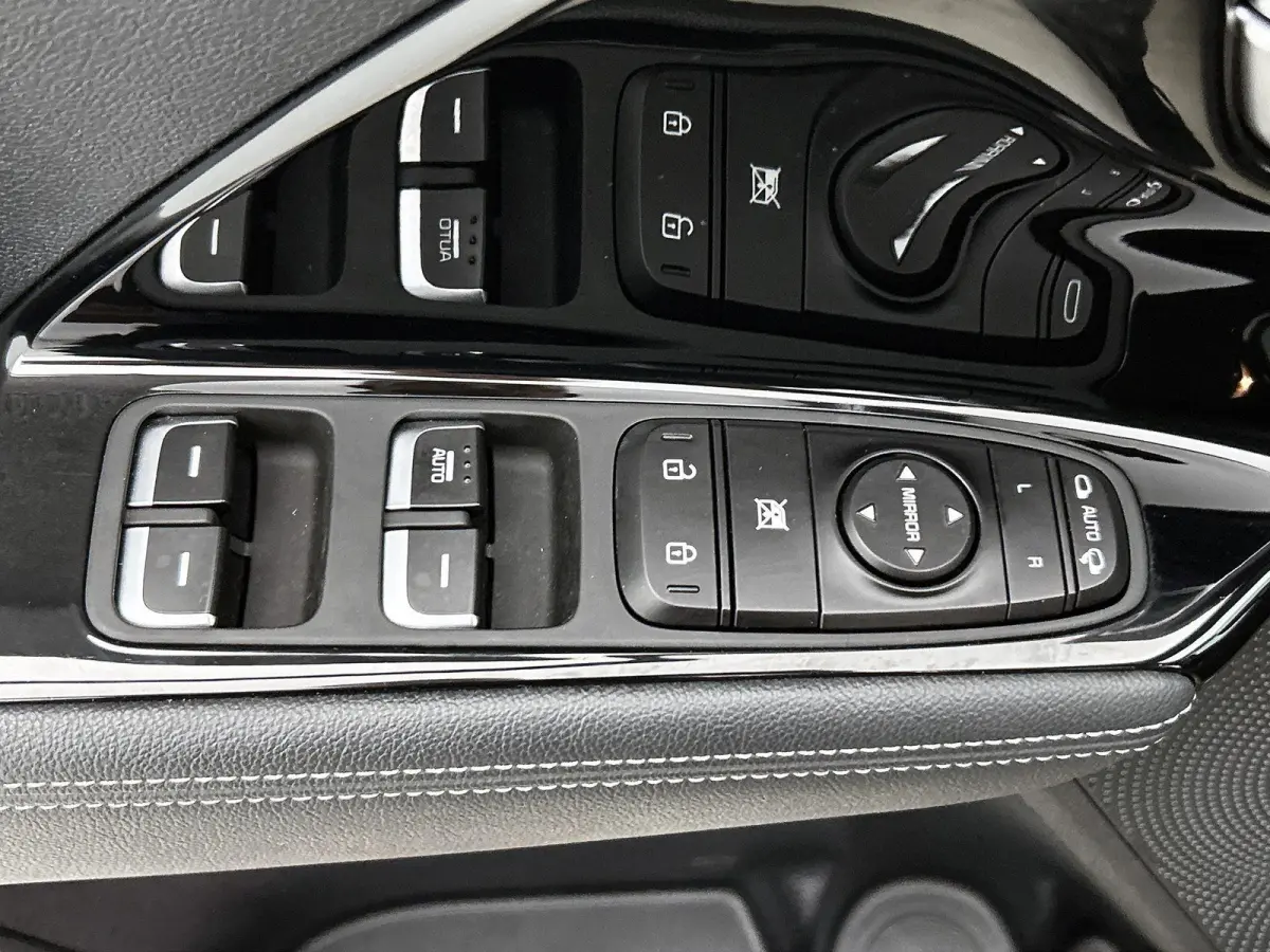1.6 140pk PHEV DynamicLine Automaat | Adaptieve Cruise Control | Apple Carplay/Android Auto | Stoel-/Stuurverwarming | Dodehoekdetectie | Camera | Climate Control | LED | 16"LMV |