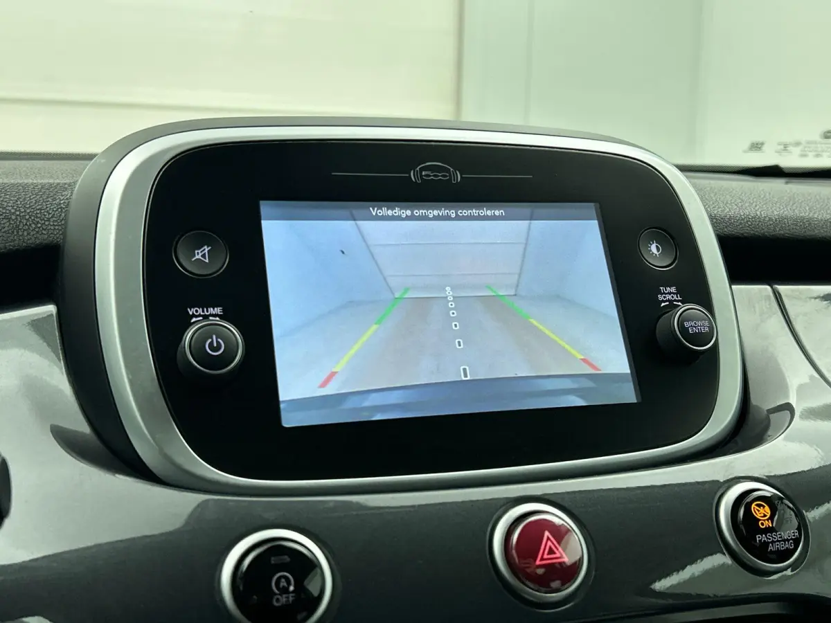 1.0 120pk Urban 120TH Edition | Navigatie | Climate Control | Cruise Control | Camera | Parkeersensoren | Apple Carplay/Android Auto |