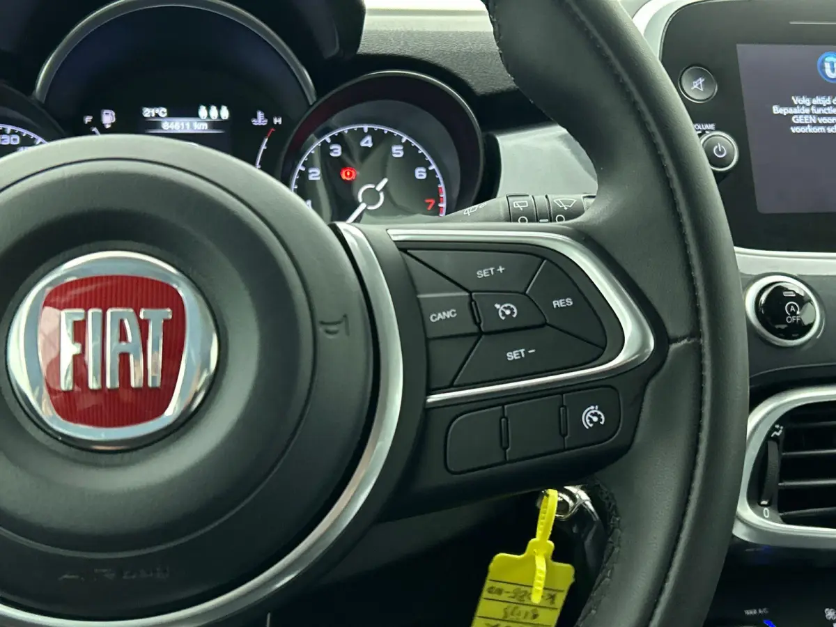 1.0 120pk Urban 120TH Edition | Navigatie | Climate Control | Cruise Control | Camera | Parkeersensoren | Apple Carplay/Android Auto |