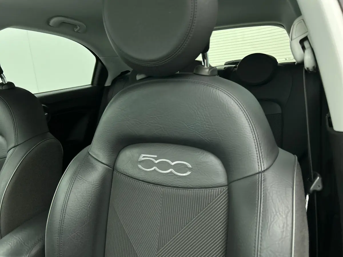 1.0 120pk Urban 120TH Edition | Navigatie | Climate Control | Cruise Control | Camera | Parkeersensoren | Apple Carplay/Android Auto |