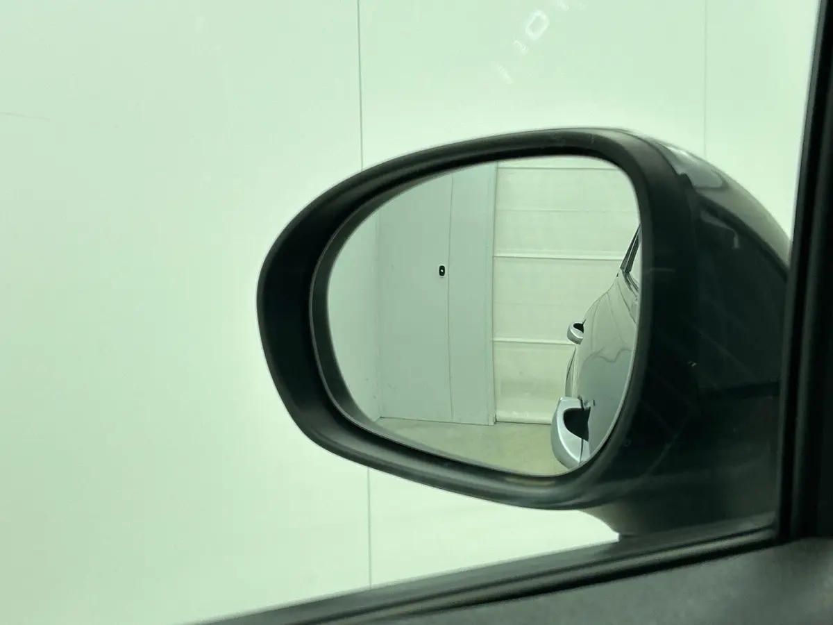 1.0 120pk Urban 120TH Edition | Navigatie | Climate Control | Cruise Control | Camera | Parkeersensoren | Apple Carplay/Android Auto |