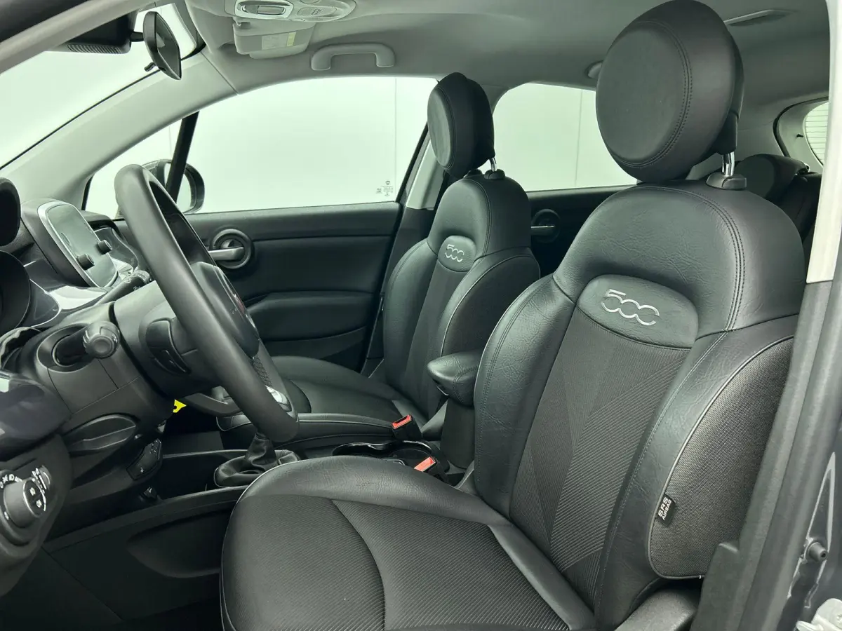 1.0 120pk Urban 120TH Edition | Navigatie | Climate Control | Cruise Control | Camera | Parkeersensoren | Apple Carplay/Android Auto |