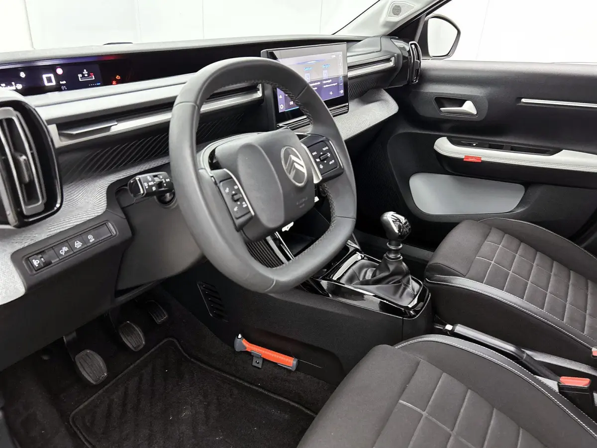 1.2 100pk Max | Navigatie | Achteruitrijcamera | Climate control | Cruise control | Parkeersensoren | Led koplampen | Apple Carplay / Android Auto | DAB+ radio | Bluetooth | Donker getint gl