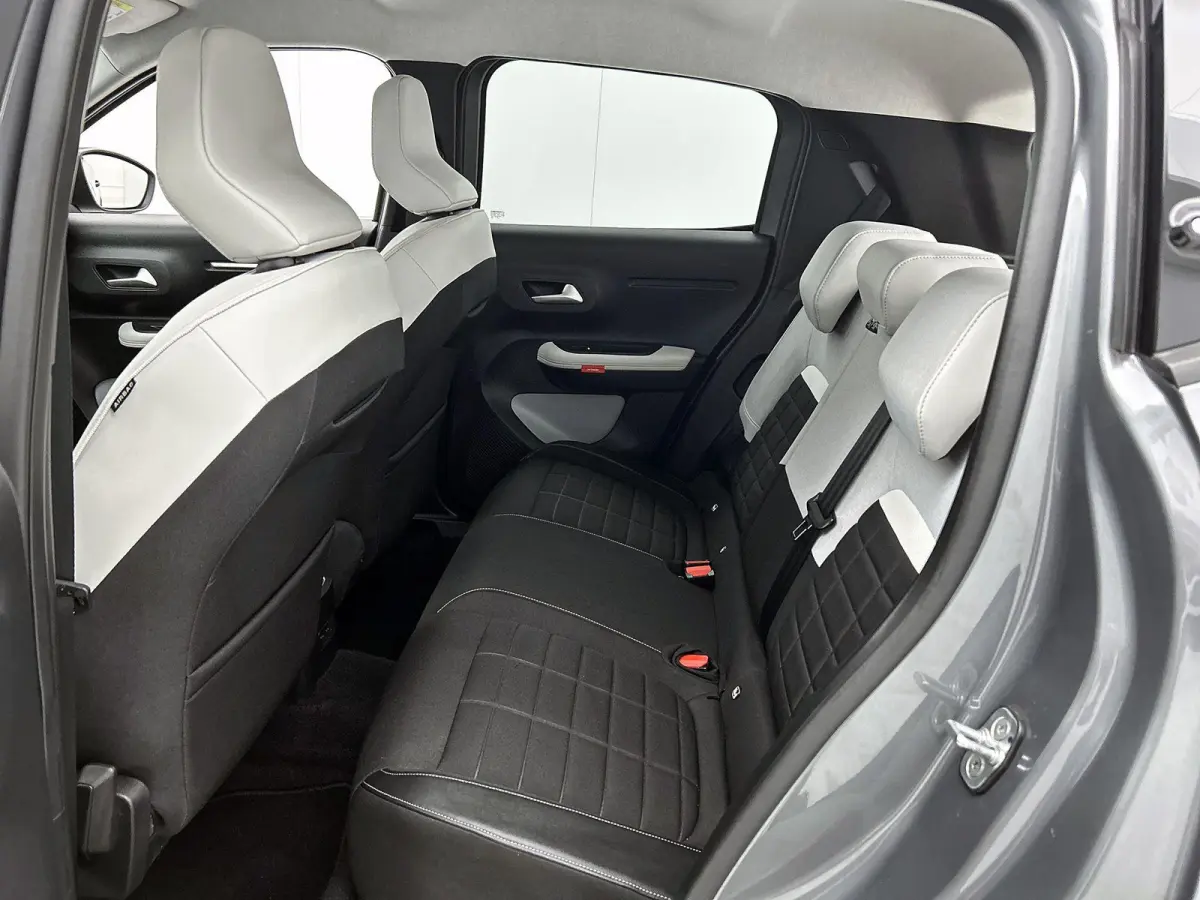 1.2 100pk Max | Navigatie | Achteruitrijcamera | Climate control | Cruise control | Parkeersensoren | Led koplampen | Apple Carplay / Android Auto | DAB+ radio | Bluetooth | Donker getint gl