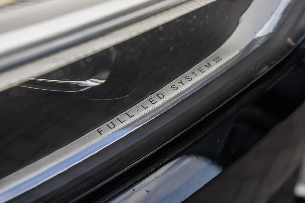 2.0 B5 Inscription | PANO | TREKHAAK | HUD | LEER |