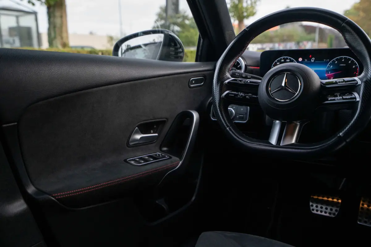 180 AMG Line Automaat | Navigatie | CarPlay | Facelift | Zwart | Vol opties | Inruil mogelijk